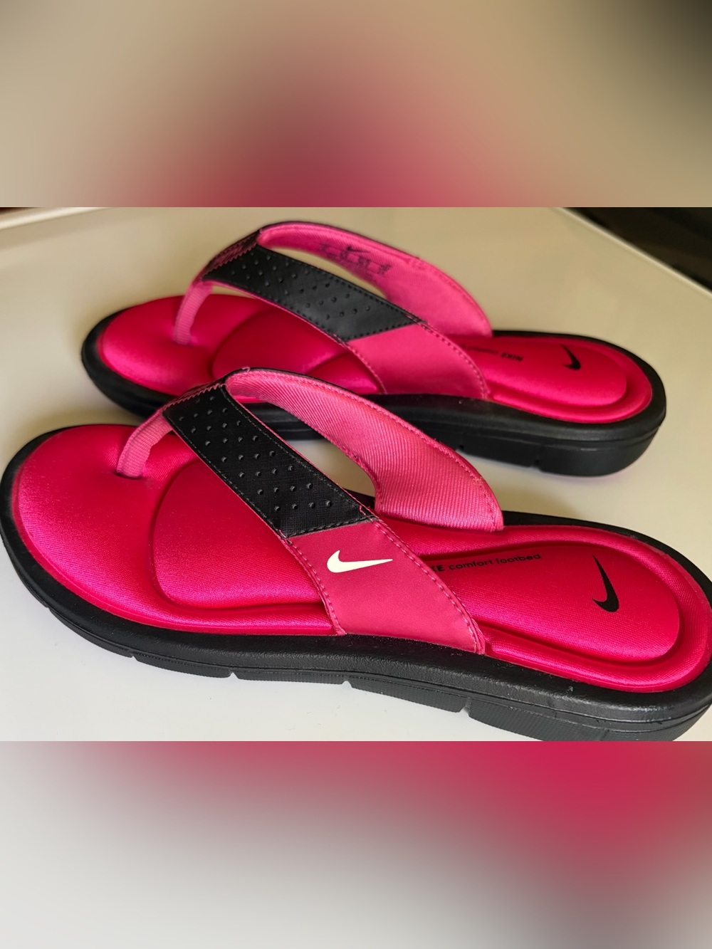 Nike Comfort Cushioned Footbed Women's Size 6 Flip Flop Thong Sandals Pink